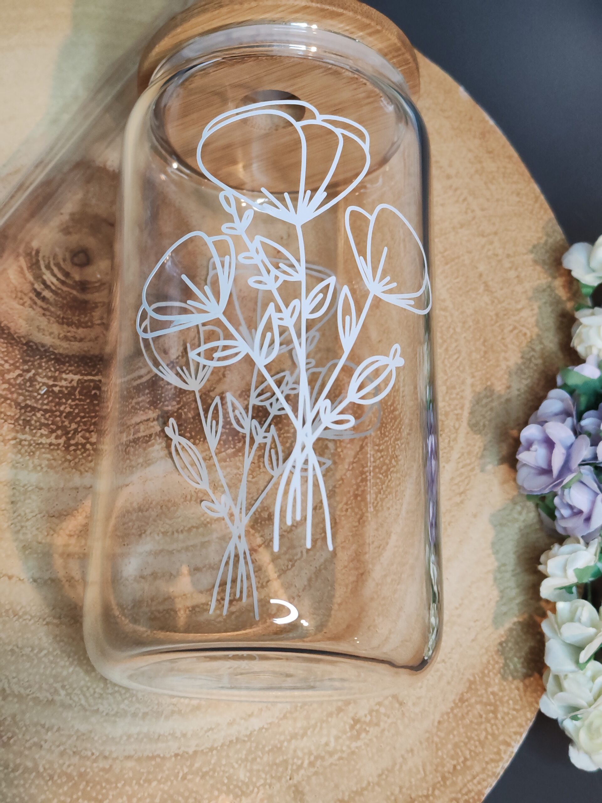 White Flowers 16oz Beer Can Glass With Bamboo Lid and Plastic Straw - Image 2