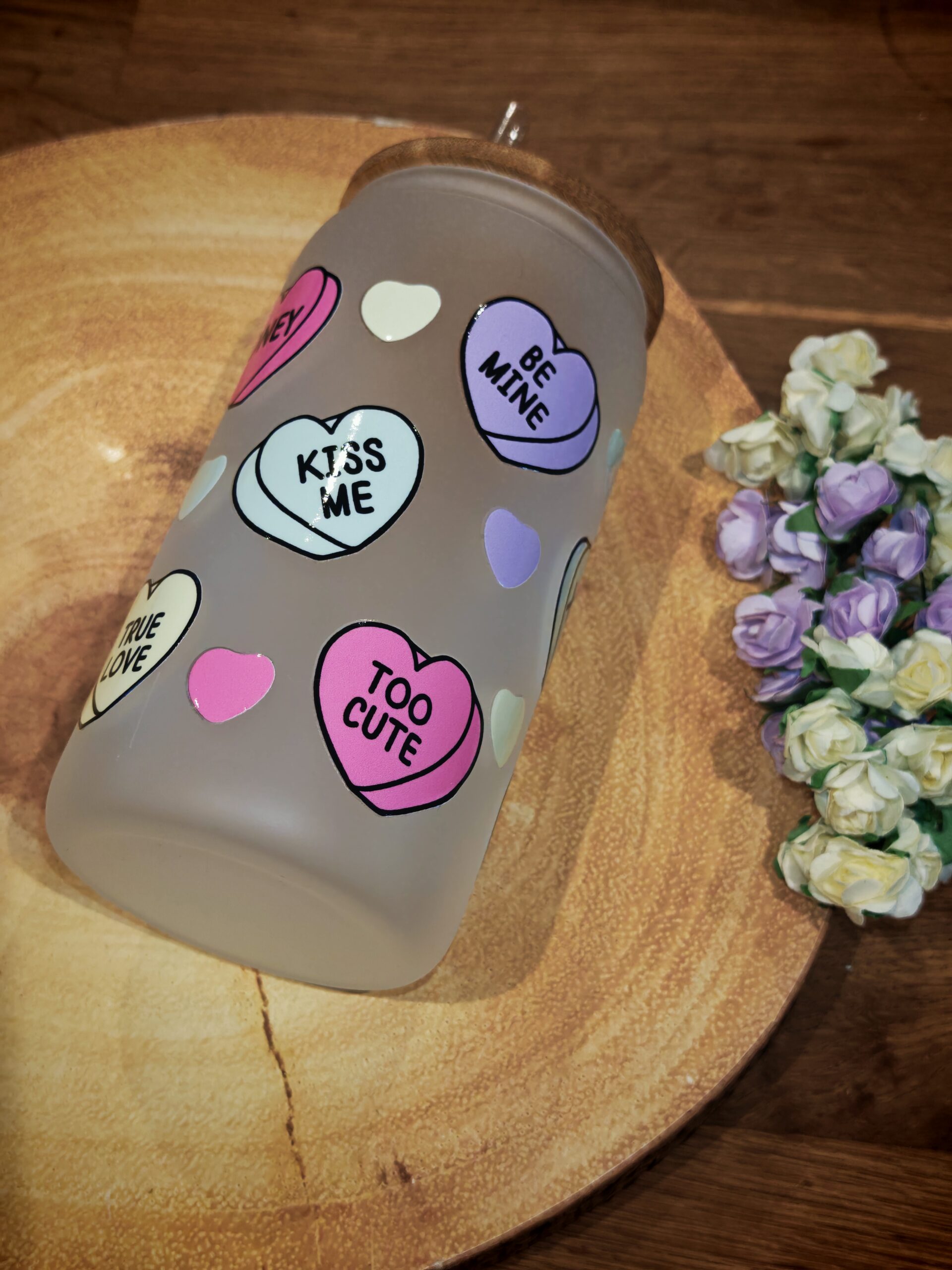 Candy Hearts 16oz Frosted Beer Can Glass With Bamboo Lid and Plastic Straw - Image 3