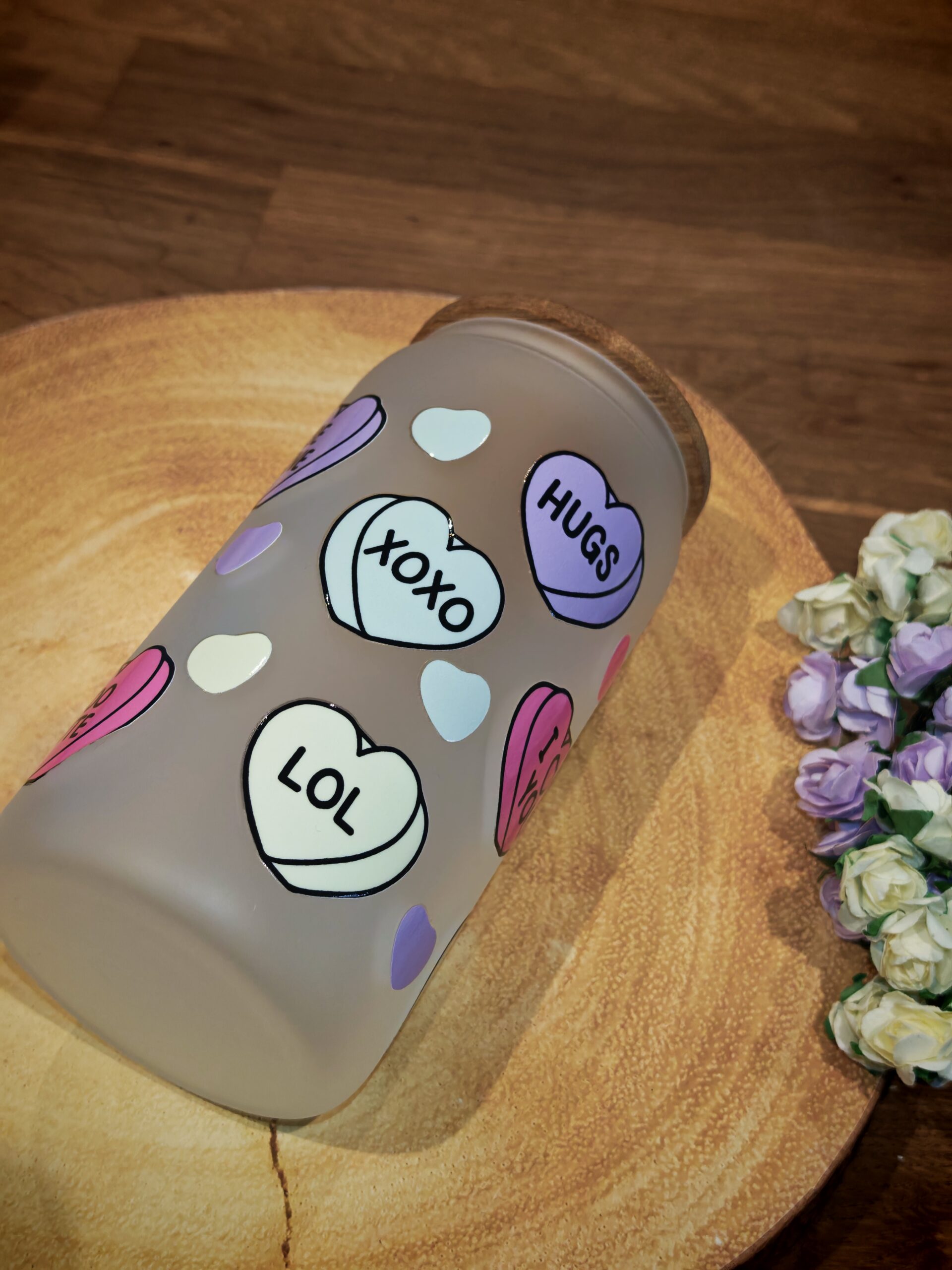 Candy Hearts 16oz Frosted Beer Can Glass With Bamboo Lid and Plastic Straw - Image 2