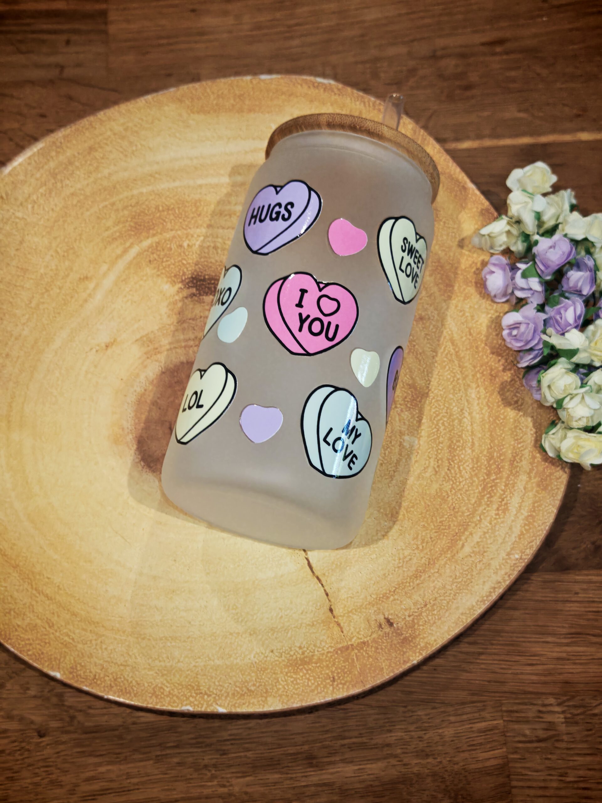 Candy Hearts 16oz Frosted Beer Can Glass With Bamboo Lid and Plastic Straw - Image 4