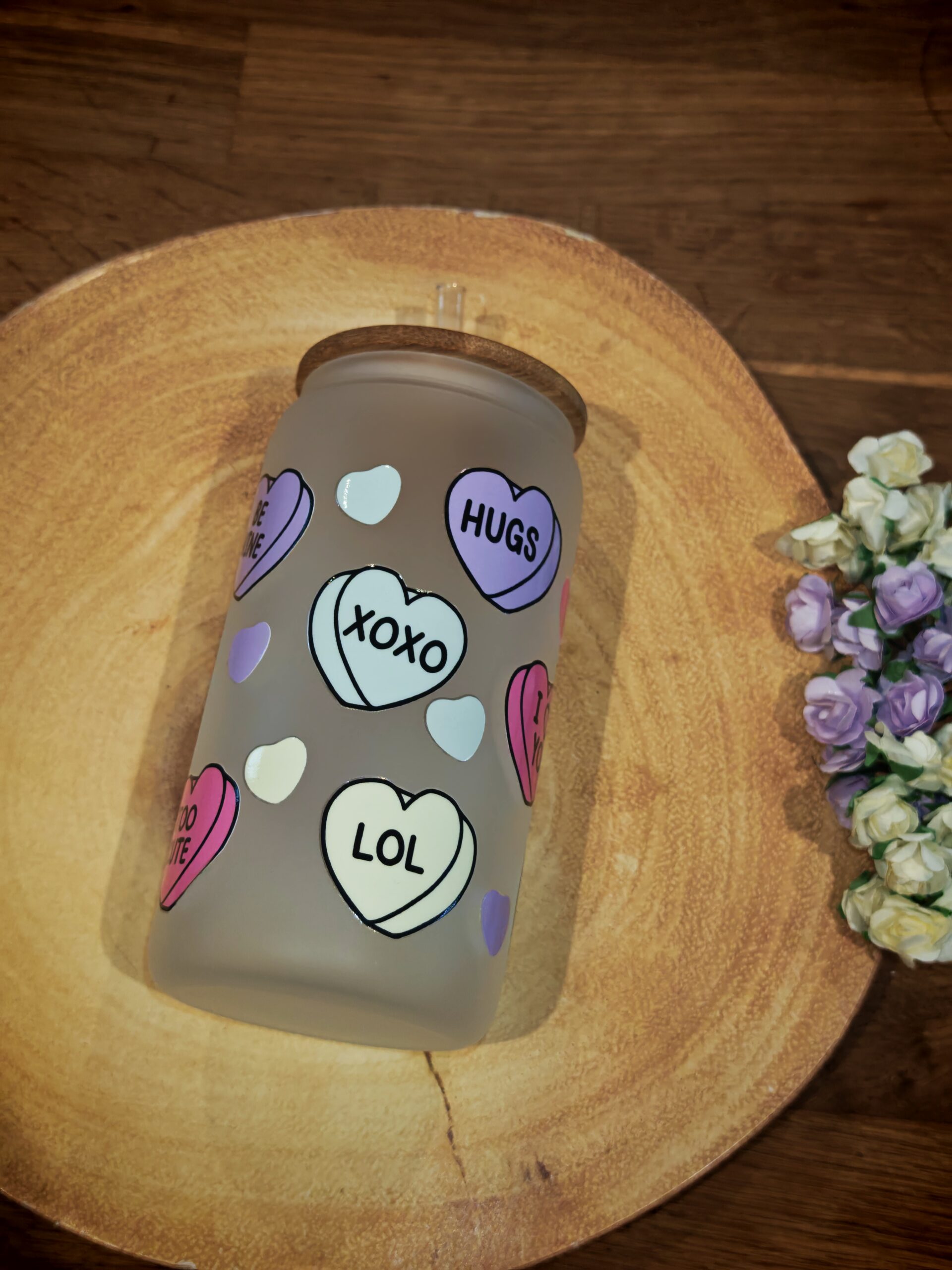 Candy Hearts 16oz Frosted Beer Can Glass With Bamboo Lid and Plastic Straw - Image 7
